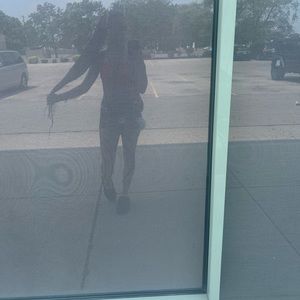 Meet your Posher, Harmony